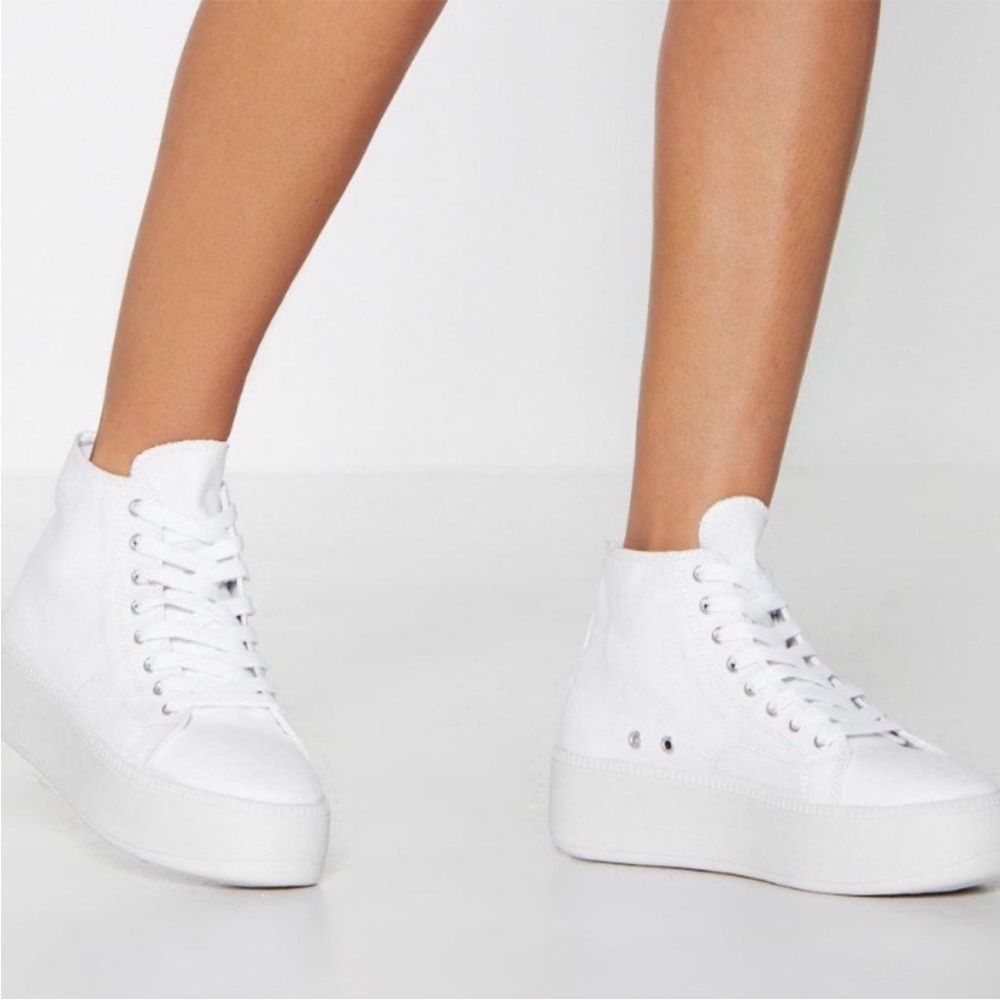 Nasty Gal Hightop Platform Sneakers Solid White Lace Up Size 7